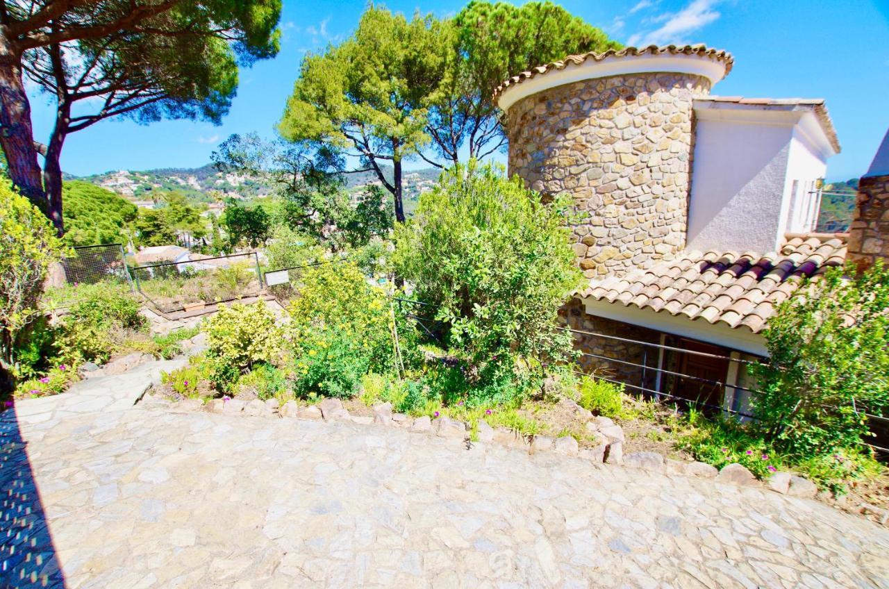 V&V Lloret: Mediterranean Villa with Panoramic Sea Views Lloret de Mar Exterior photo