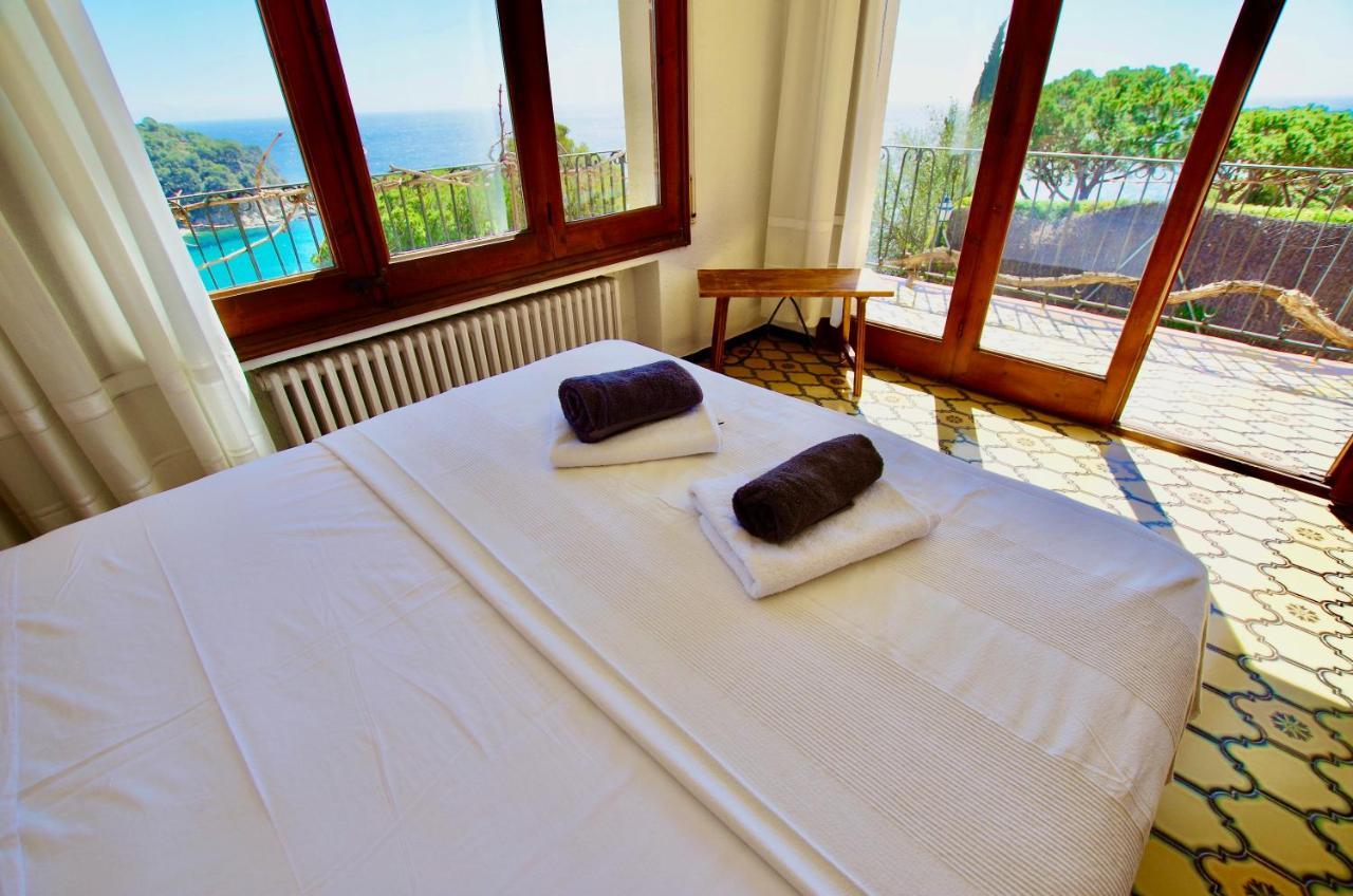 V&V Lloret: Mediterranean Villa with Panoramic Sea Views Lloret de Mar Exterior photo