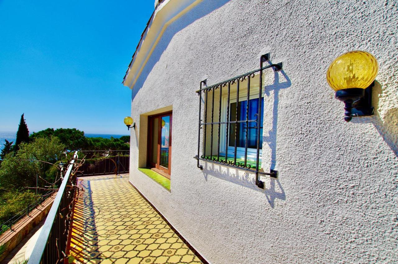 V&V Lloret: Mediterranean Villa with Panoramic Sea Views Lloret de Mar Exterior photo