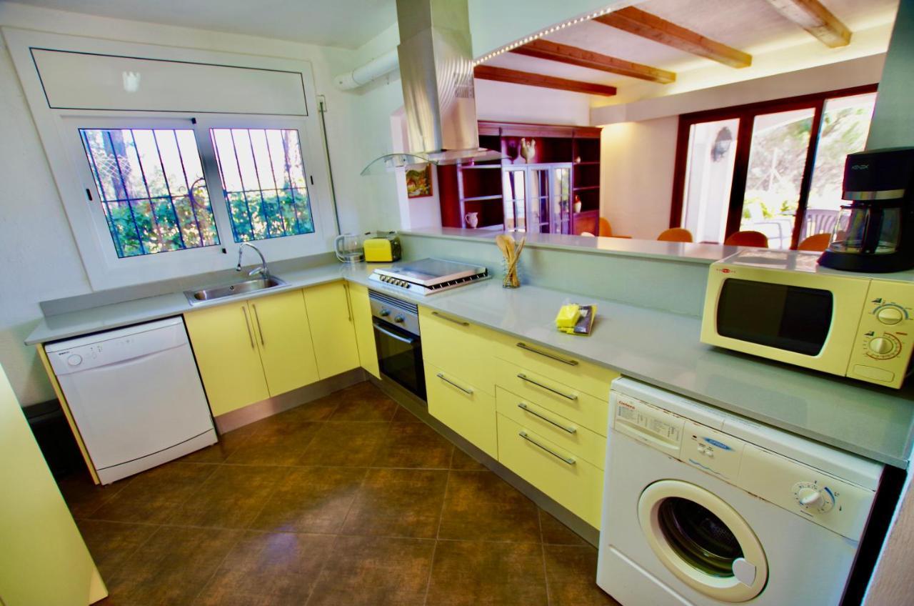 V&V Lloret: Mediterranean Villa with Panoramic Sea Views Lloret de Mar Exterior photo